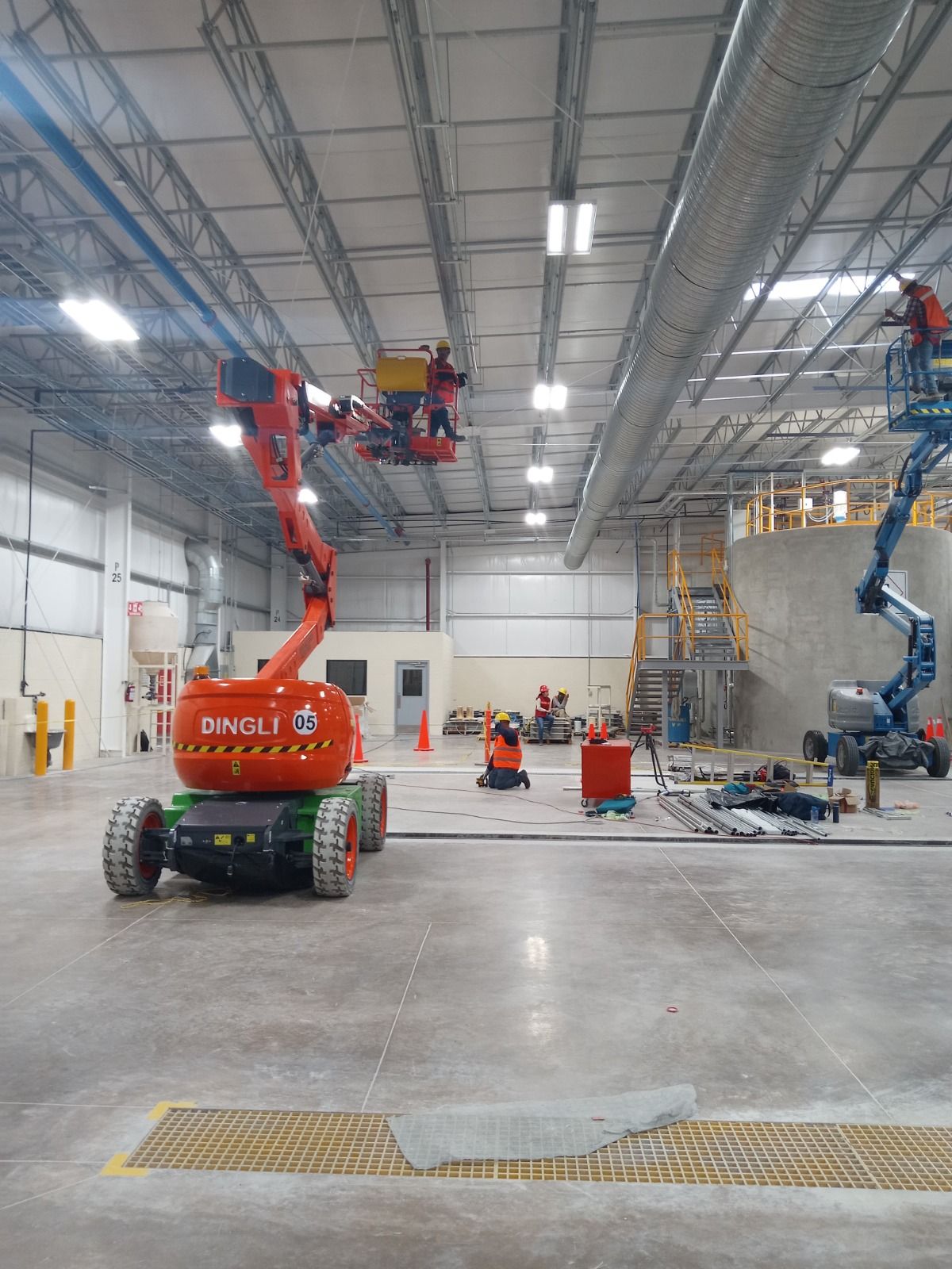 Instalación eléctrica de acometidas para tableros de fuerza en máquinas de 480V